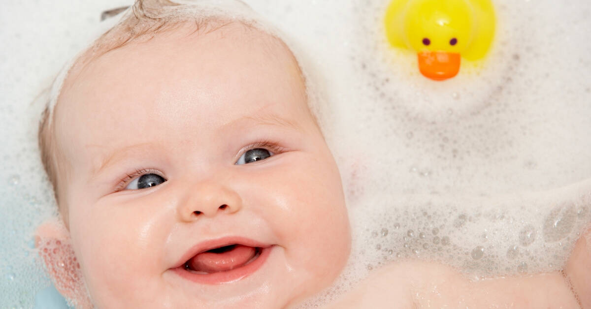 baby hates the bath tips and tricks for new moms to help a newborn relax and enjoy the bath