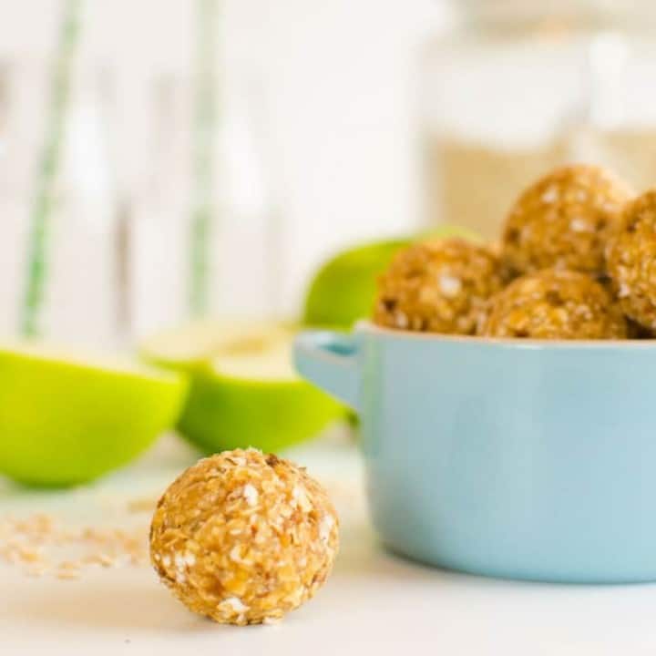 healthy apple oat no bake bites, these energy balls make a healthy breakfast or healthy snack for kids