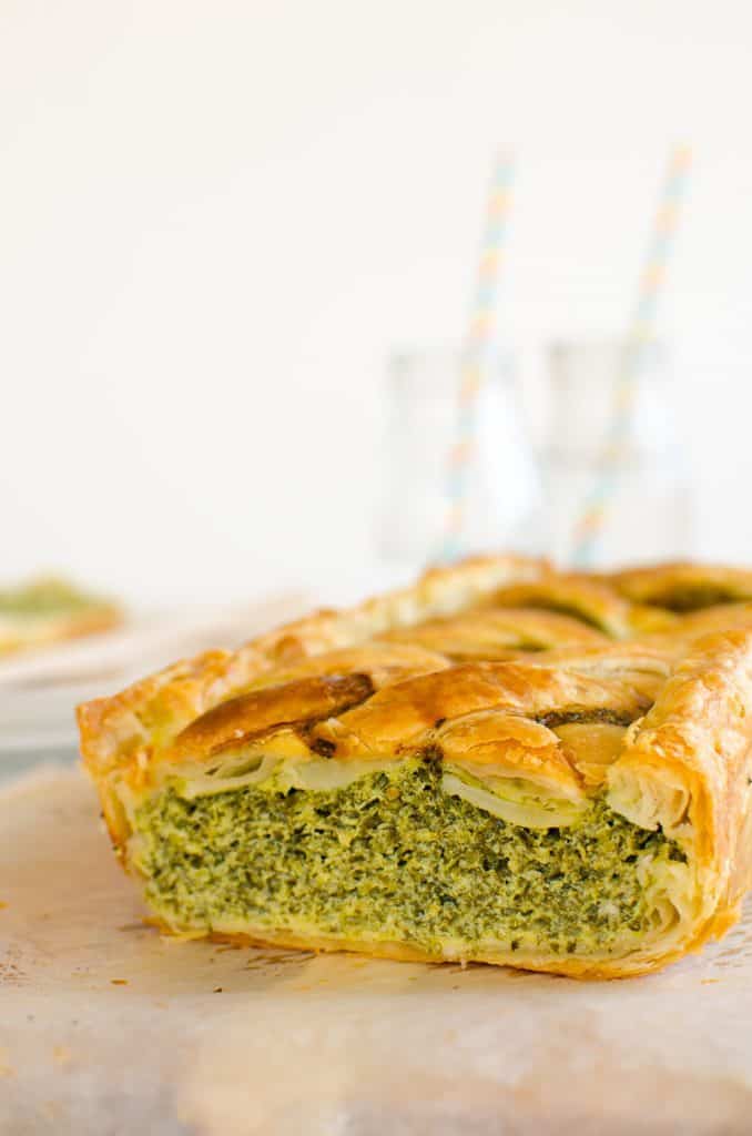 Easy spinach and cottage cheese pie recipe. Only 5 ingredients. Puff pastry. Kid Friendly. Yum!