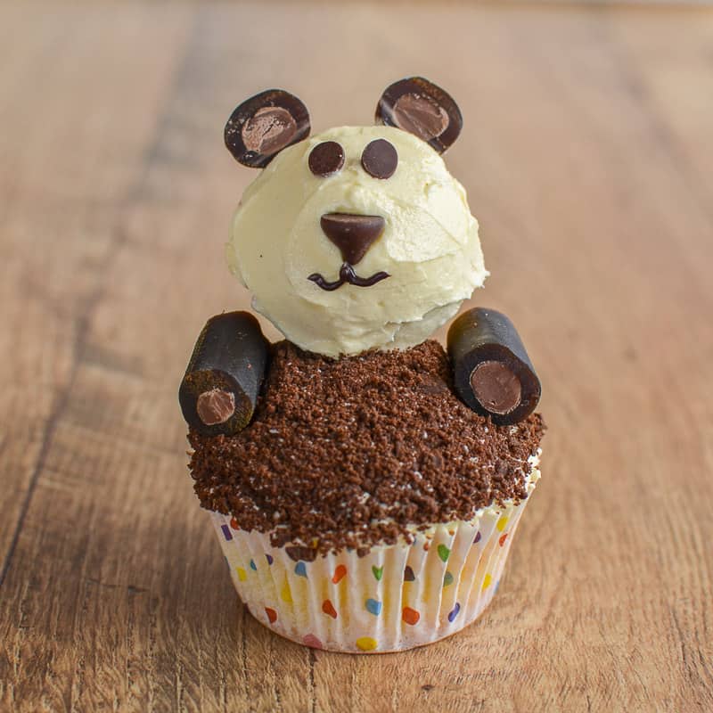 Panda Cupcakes easy to make perfect kid party food, A video tutorial shows how to make these fun panda creations