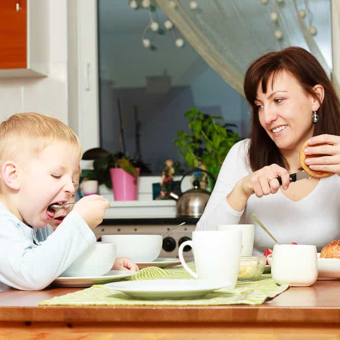 Easy Tricks to Teach Toddlers to Feed Themselves - Your Kid's Table