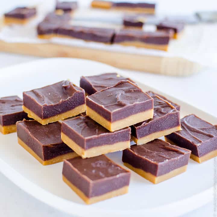 Easy peanut butter freezer fudge, 4 ingredients, healthy, refined sugar free, no bake, a simple homemade alternative to Reeses