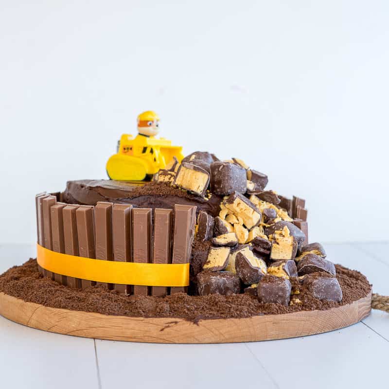 construction themed birthday cakes