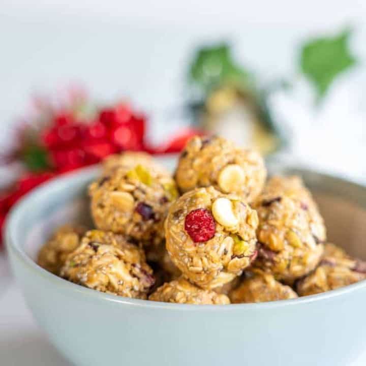 Christmas Cranberry Pistachio Energy Bites