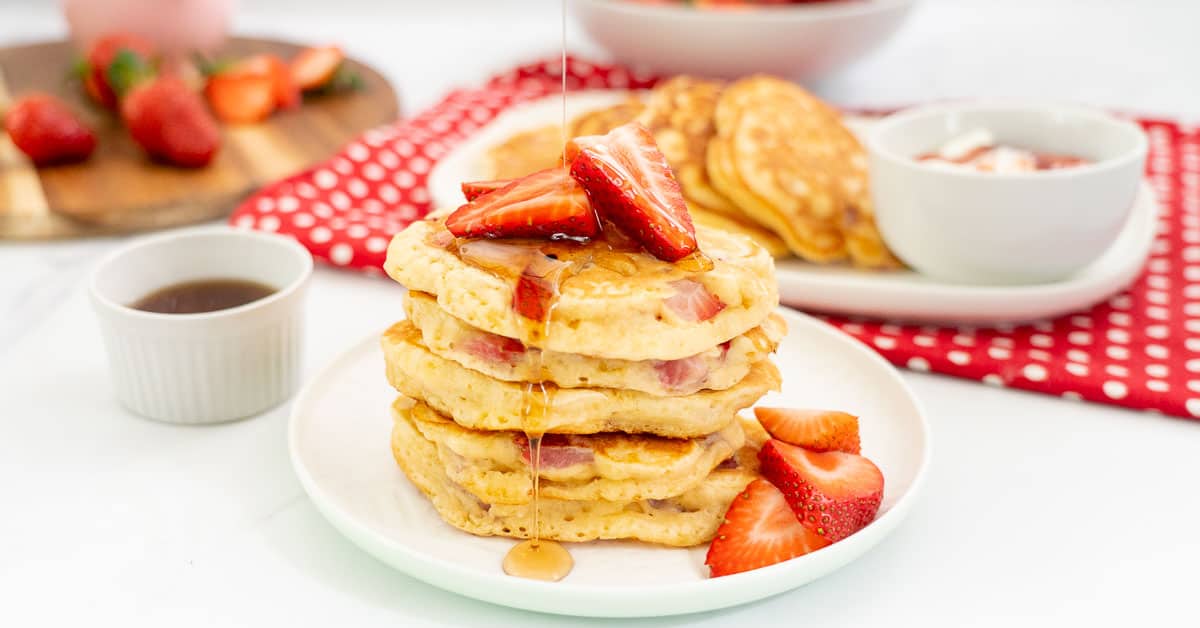 Fluffy Strawberry Pancakes