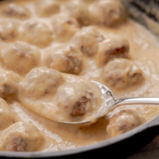 Meatballs in a creamy gravy